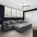 Luxury Tri-Level Duplex In Mermaid Beach - Coasthm