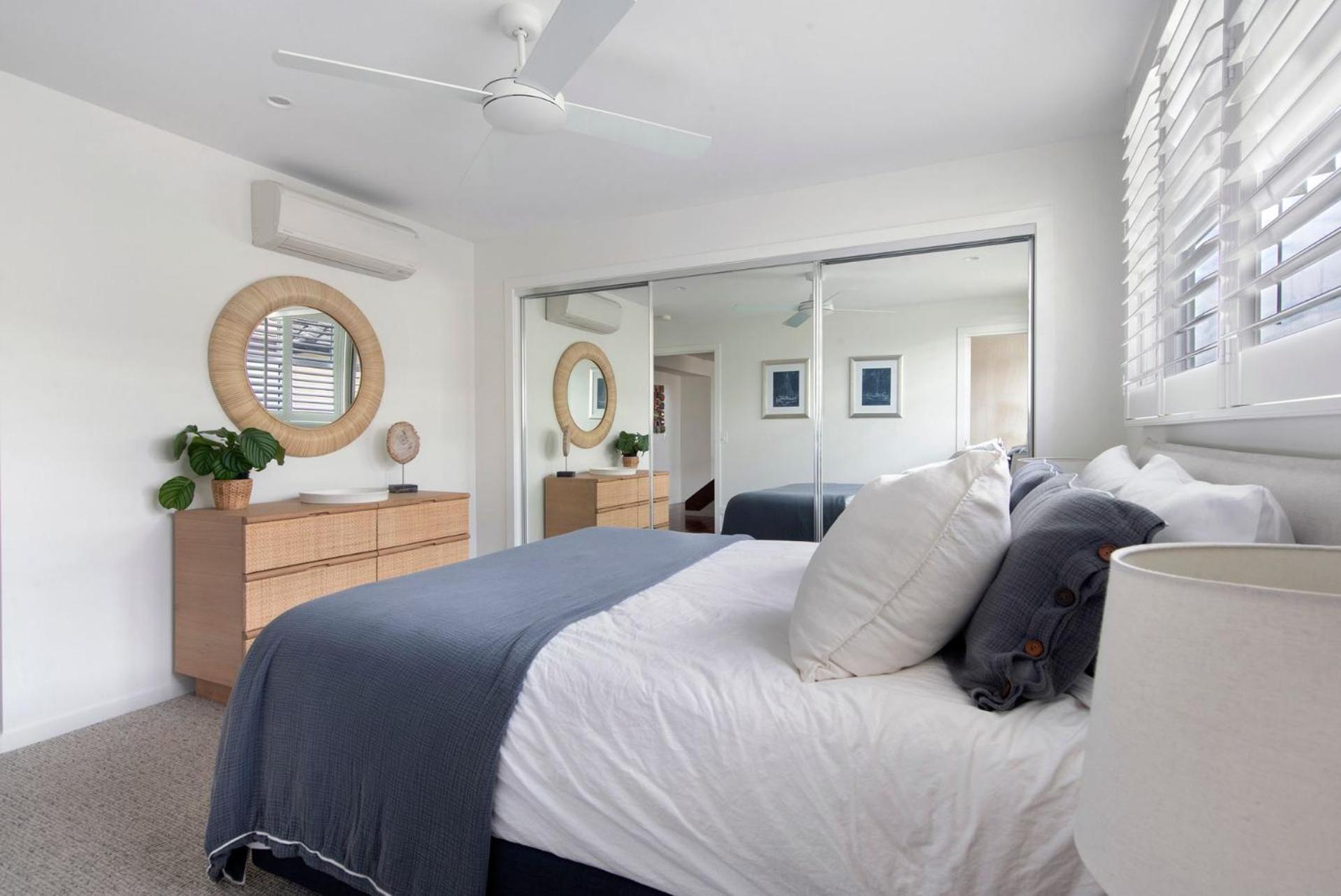 Holiday home Luxury Tri-level Duplex In Mermaid - Coasthm