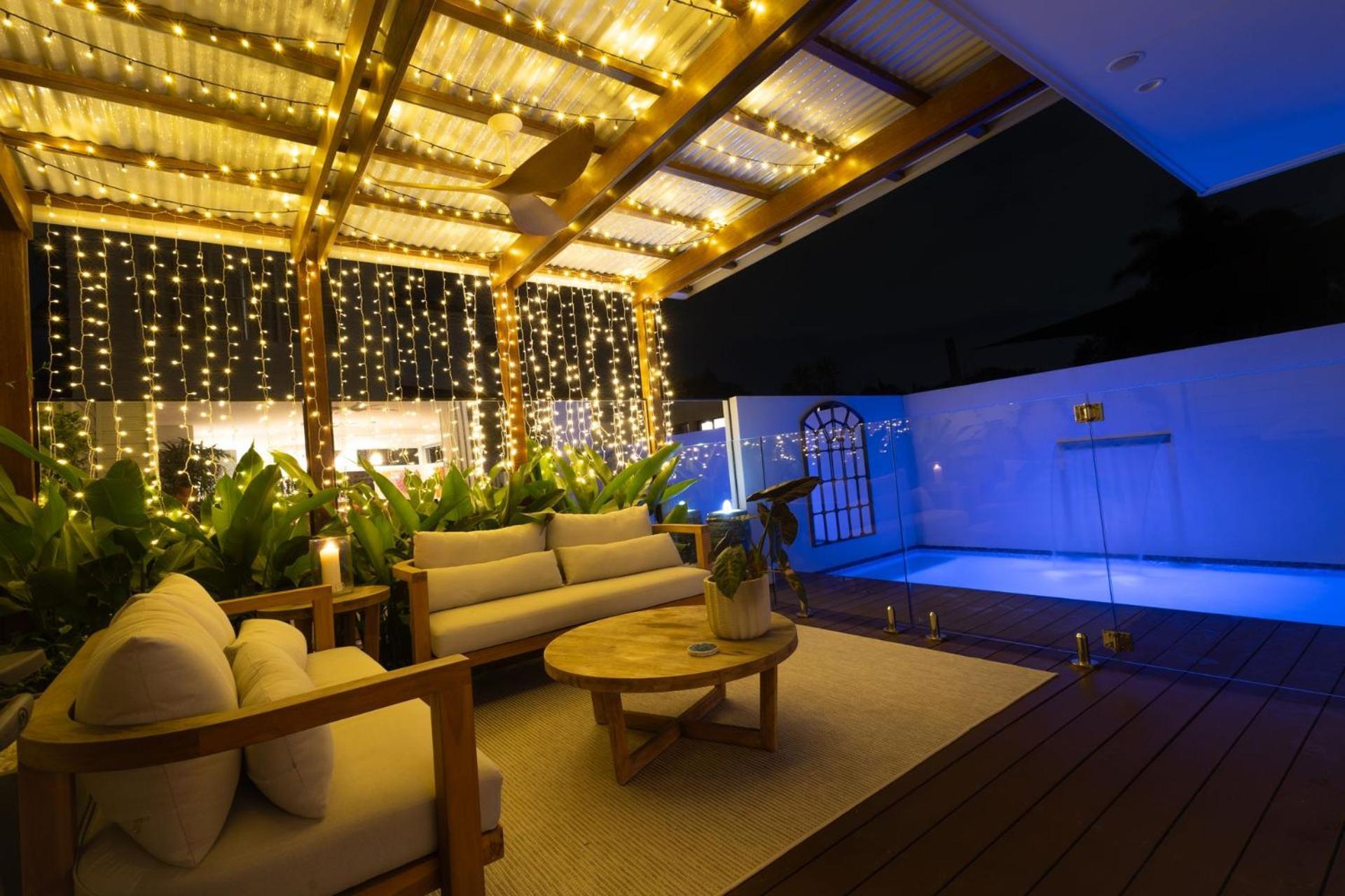 Luxury Tri-level Duplex In Mermaid - Coasthm Holiday home